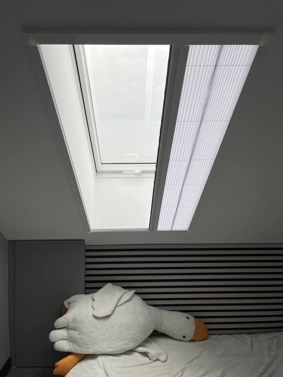 Moskitiera plisowana na okno dachowe